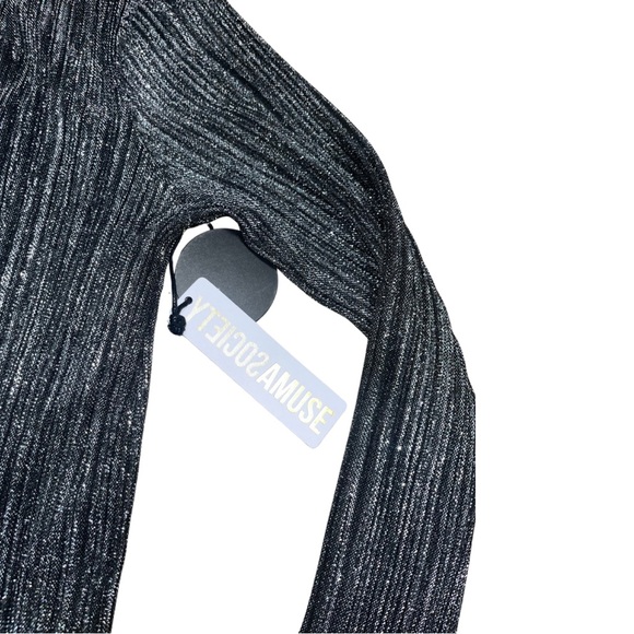 Shine Bright Black and Silver Long Sleeve Bodycon Dress
Amuse Society Small - Picture 6 of 14